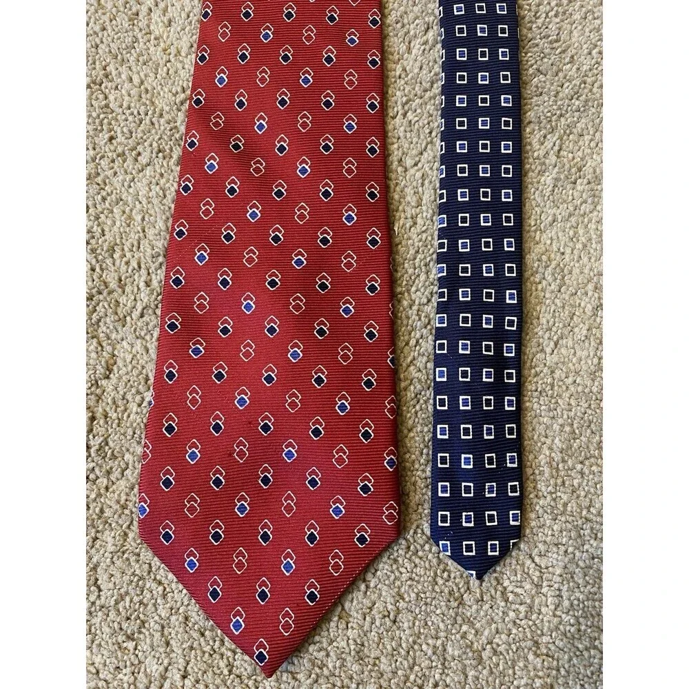 Tommy Hilfiger Vintage 100% Silk Necktie Made In USA Classic Red Blue Diamond